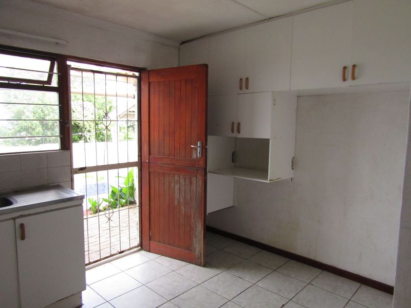 Renovation Special!! - Photo 6