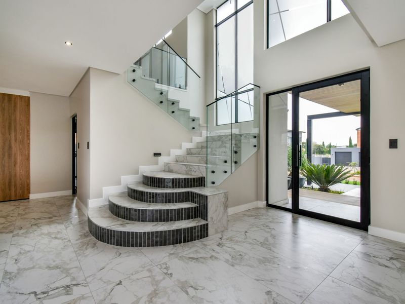 Expansive Double Story Luxury Living in Midstream Heights! - Photo 3