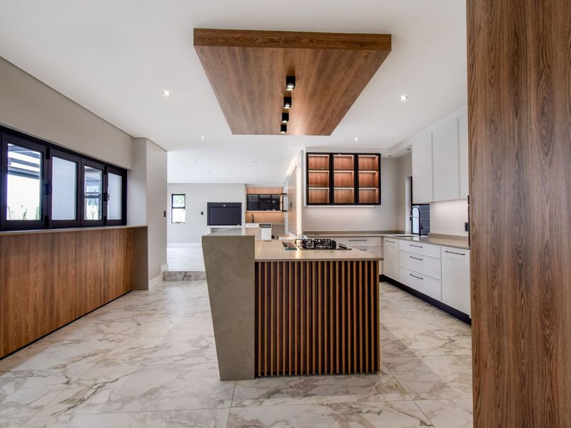 Expansive Double Story Luxury Living in Midstream Heights! - Photo 4