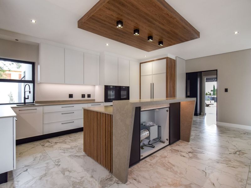 Expansive Double Story Luxury Living in Midstream Heights! - Photo 8