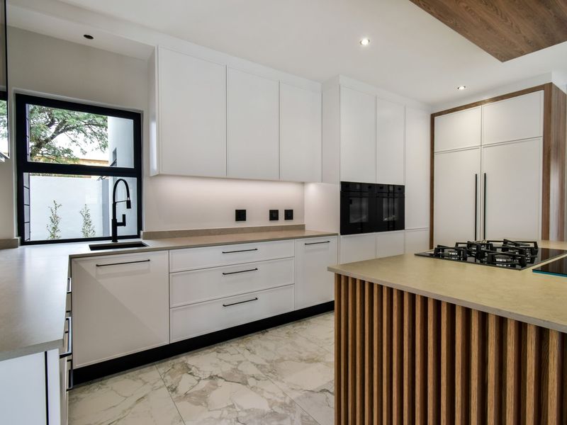 Expansive Double Story Luxury Living in Midstream Heights! - Photo 9