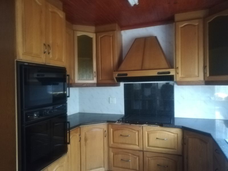 Lovely 3 Bed Home, Croftdene, Chatsworth - Photo 4