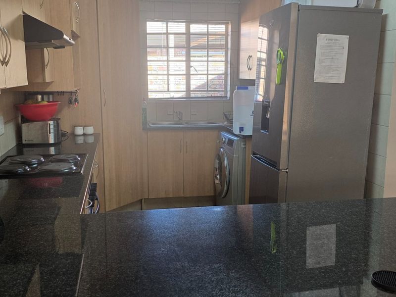 Charming Townhouse Living with Comfort and Convenience - Photo 8