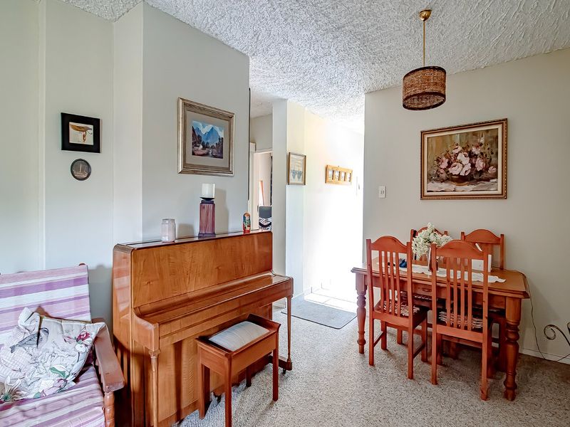 Comfortable and Practical Apartment Living in Sinoville - Photo 8