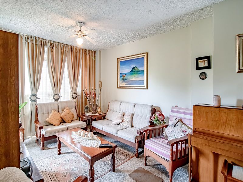 Comfortable and Practical Apartment Living in Sinoville - Photo 5