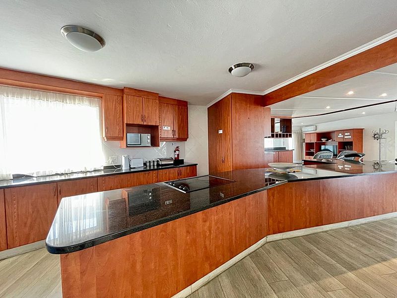 Holiday Sanctuary In Close Walking Distance To Shakas Rock Main Swimmig Beach - Photo 8