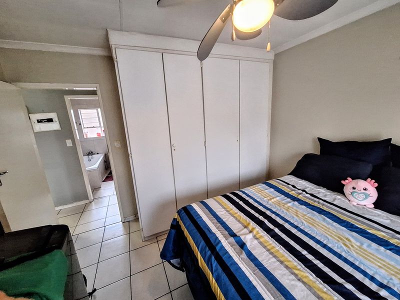 Cozy and Secure 2-Bedroom Retreat in The Orchards, Akasia - Photo 7