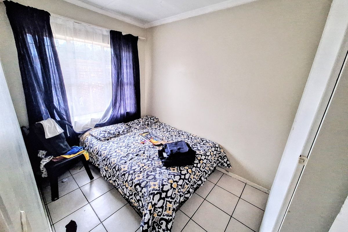 Cozy and Secure 2-Bedroom Retreat in The Orchards, Akasia - Photo 4