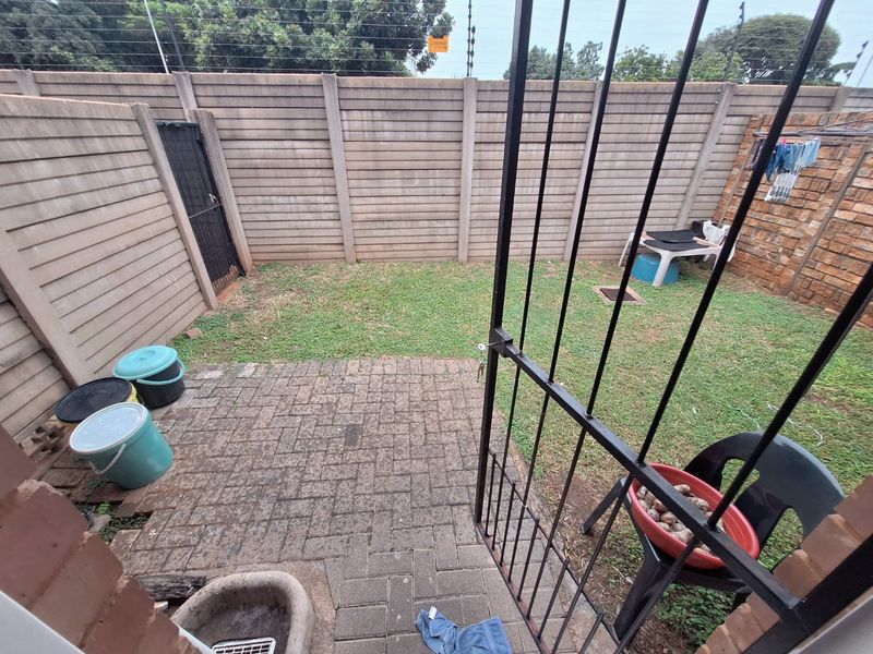 Cozy and Secure 2-Bedroom Retreat in The Orchards, Akasia - Photo 9