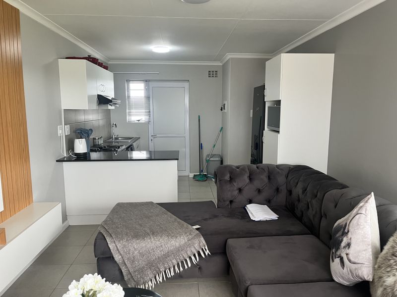 Charming 2 bedroom apartment - Photo 5
