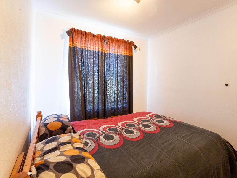 Three Bedroom Ground Floor Apartment in Hermanus - Photo 9