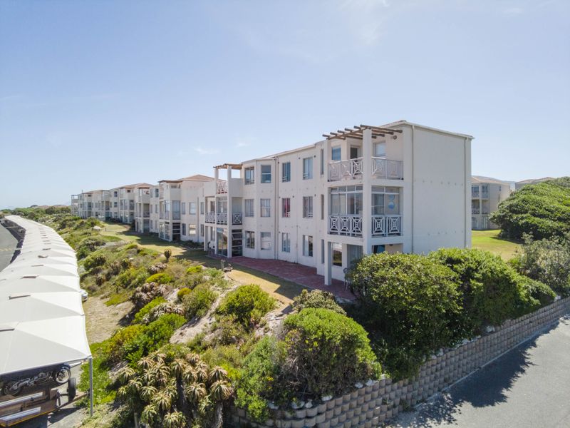 Three Bedroom Ground Floor Apartment in Hermanus - Photo 3