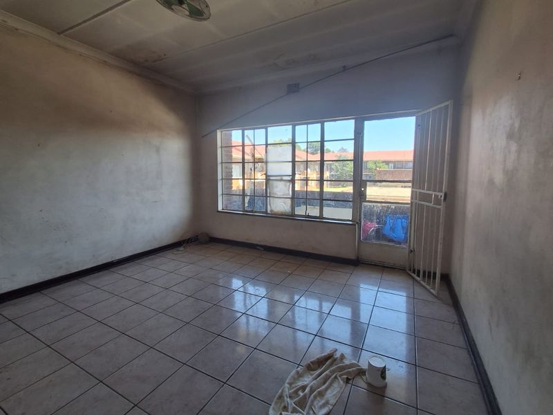 2-Bedroom Apartment with Garage | Germiston - Photo 3
