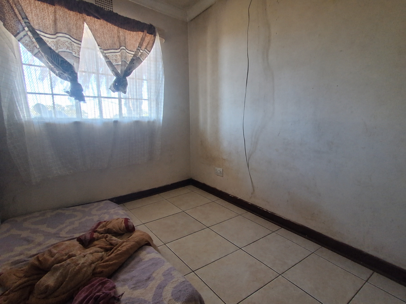 2-Bedroom Apartment with Garage | Germiston - Photo 10