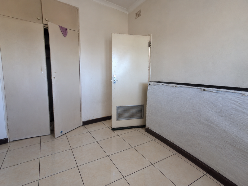 2-Bedroom Apartment with Garage | Germiston - Photo 9
