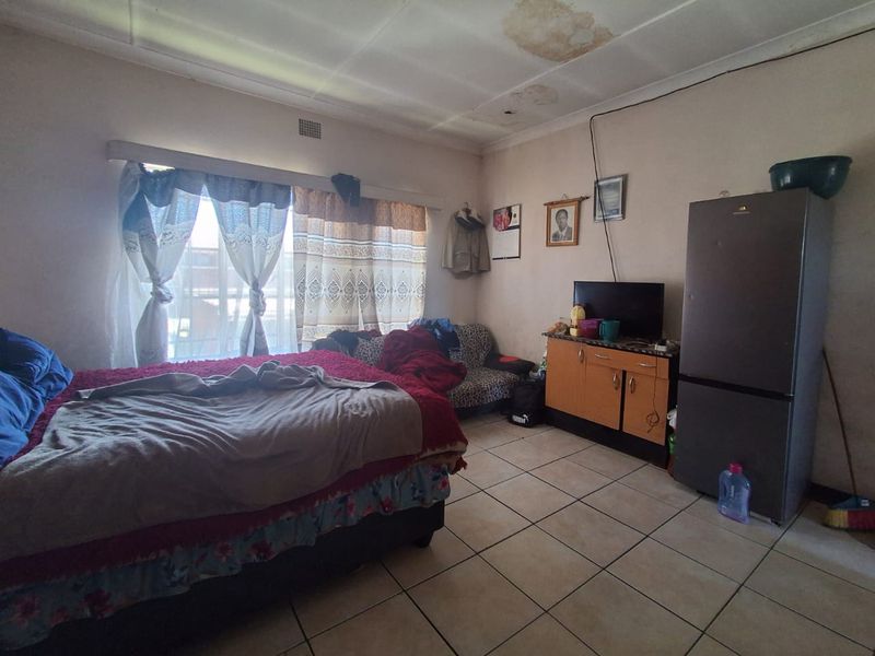 2-Bedroom Apartment with Garage | Germiston - Photo 6