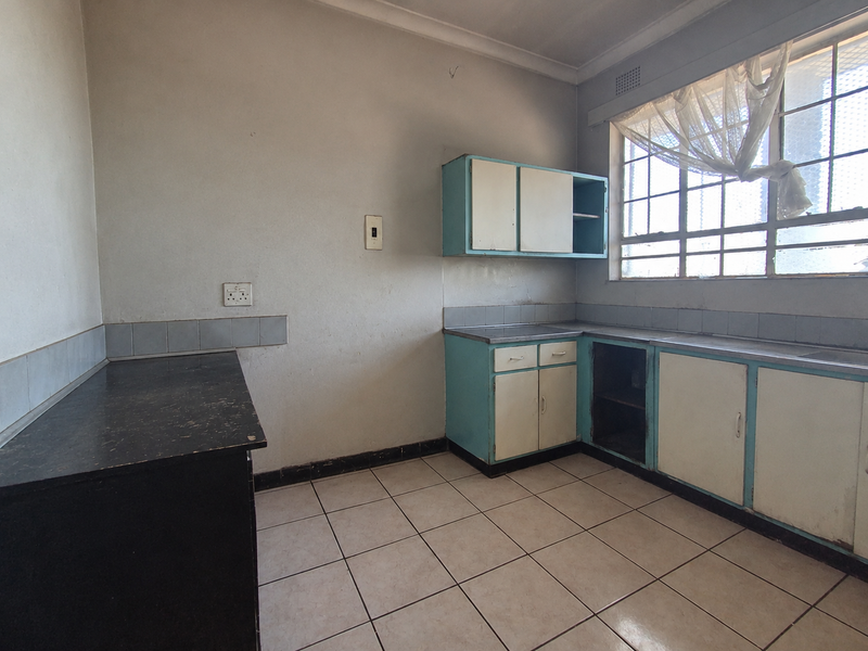 2-Bedroom Apartment with Garage | Germiston - Photo 4