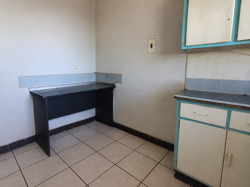 2-Bedroom Apartment with Garage | Germiston - Photo 5