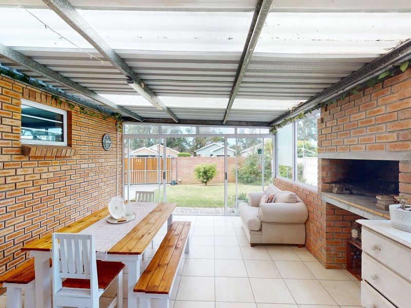 NEW RELEASE R1,380,000 | Charming Face Brick Duet in Pinelands - Photo 3