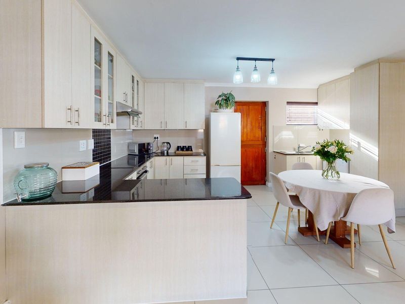 NEW RELEASE R1,380,000 | Charming Face Brick Duet in Pinelands - Photo 10