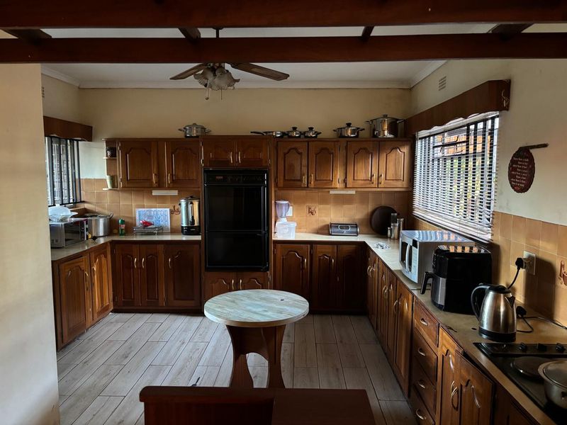 Spacious 3-Bedroom house for sale - Photo 8