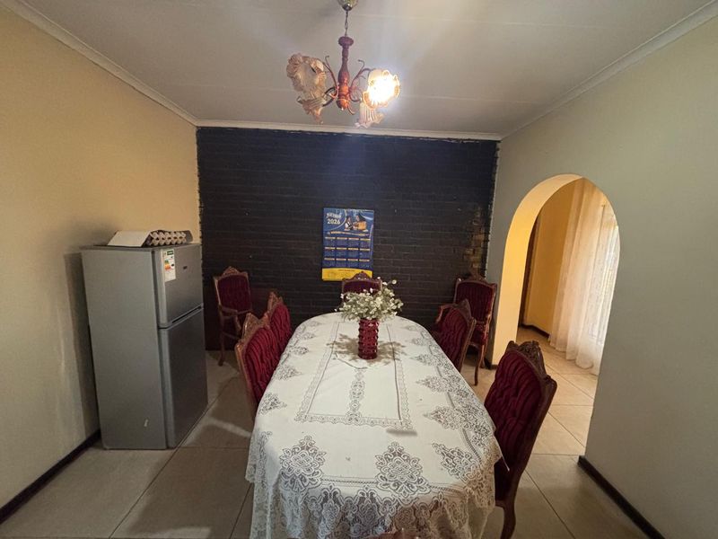 Spacious 3-Bedroom house for sale - Photo 7