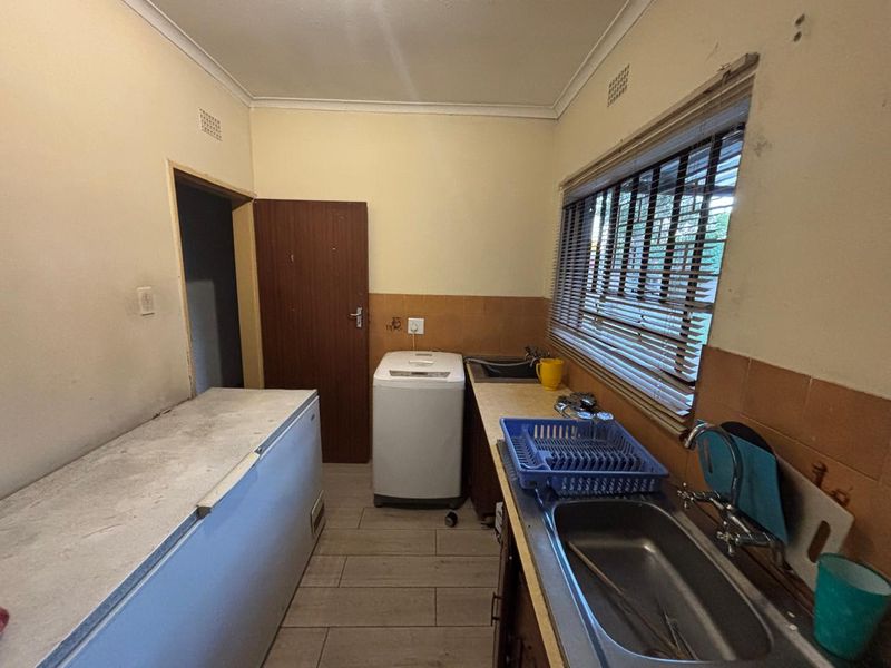 Spacious 3-Bedroom house for sale - Photo 9