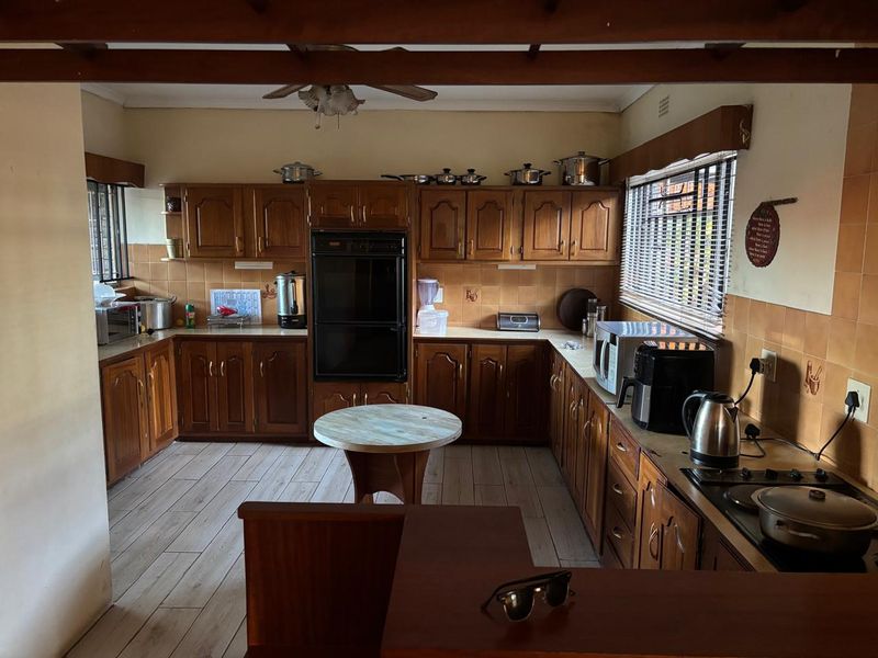 Spacious 3-Bedroom house for sale - Photo 6