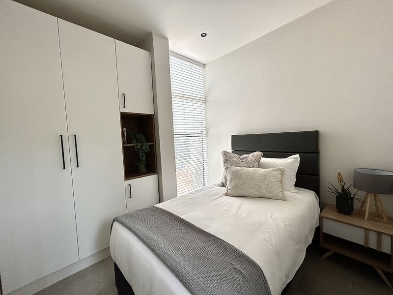 **Exquisite Apartment, Private Covered Balcony, Luxury Resort living.** - Photo 6