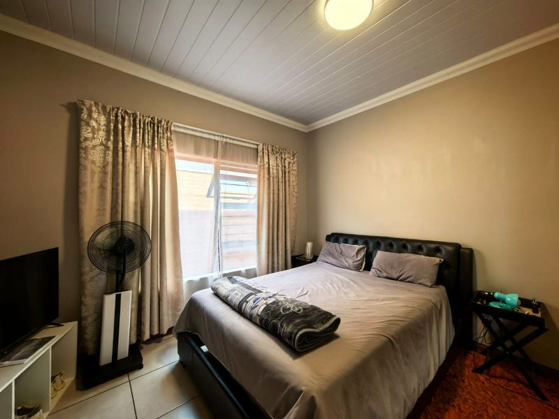 Modern Townhouse Living in Peaceful Christiaanville AH - Photo 10