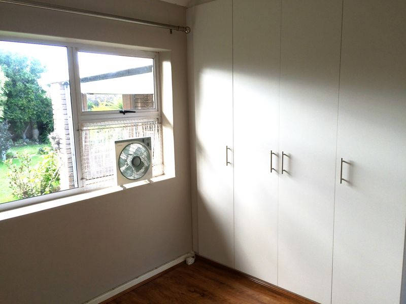 BRIDGEMEADE 2 BED 1 BATH HOUSE WITH SINGLE GARAGE AND POOL FOR RENT - Photo 8