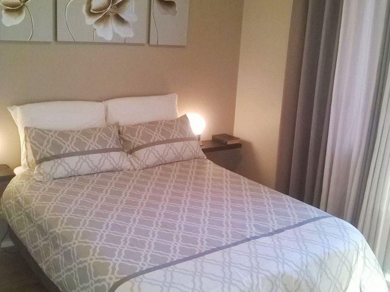 BRIDGEMEADE 2 BED 1 BATH HOUSE WITH SINGLE GARAGE AND POOL FOR RENT - Photo 7