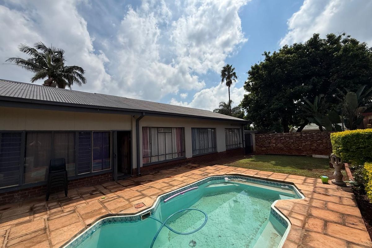 Single Level Spacious Family Home with Modern Comforts in Sinoville - Photo 5
