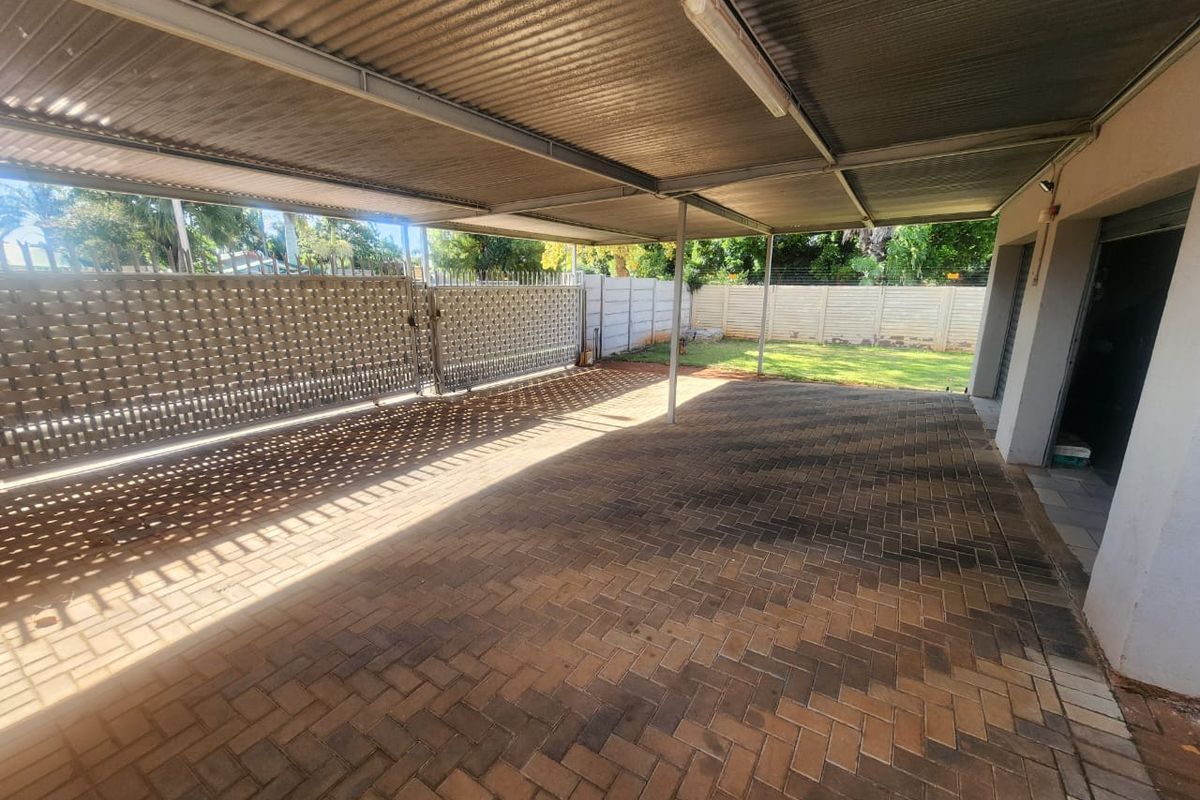 Single Level Spacious Family Home with Modern Comforts in Sinoville - Photo 3