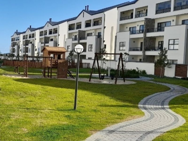 Immaculate Two Bedroom on First Floor - North East facing - Photo 6