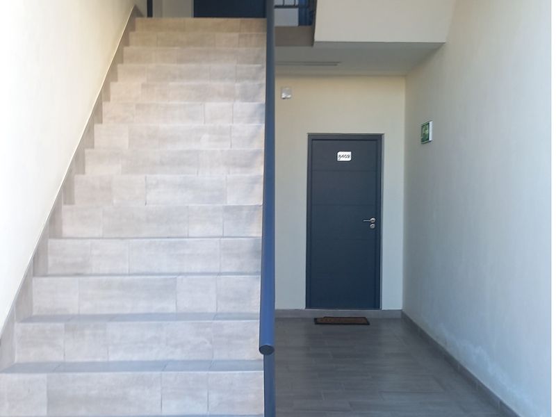 Immaculate Two Bedroom on First Floor - North East facing - Photo 5