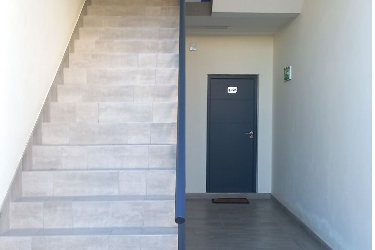 Immaculate Two Bedroom on First Floor - North East facing - Photo 5