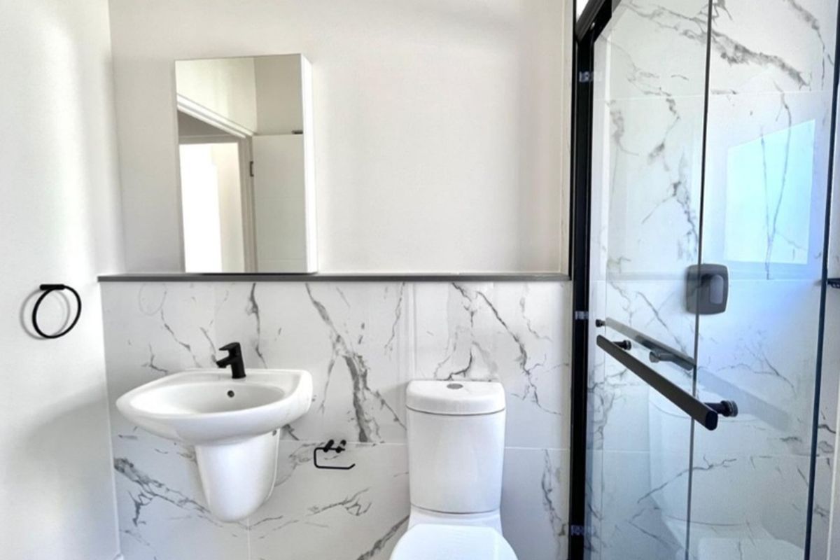 Immaculate Two Bedroom on First Floor - North East facing - Photo 4