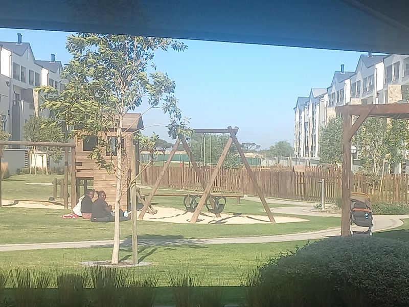 Immaculate Two Bedroom on First Floor - North East facing - Photo 8