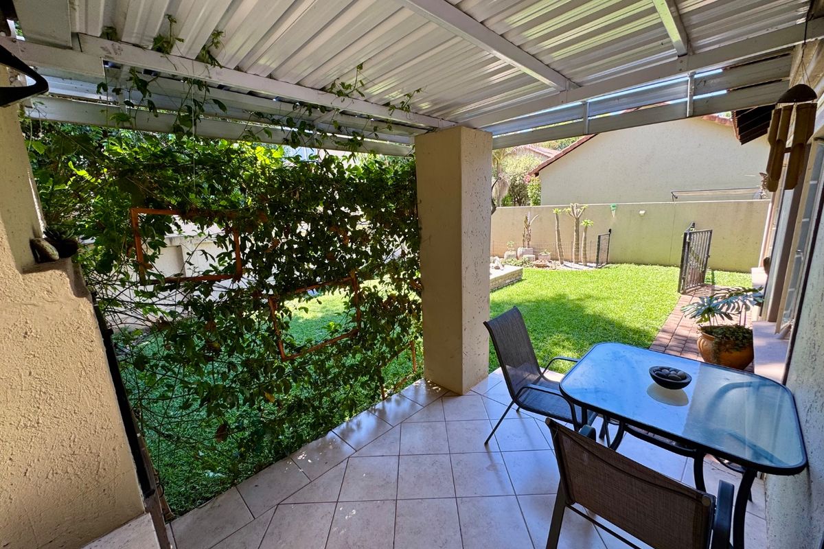 Modern Simplex Living in Sought-After Annlin - Photo 5