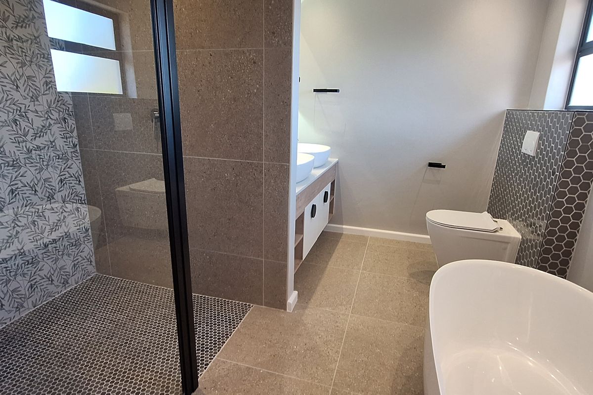 NEW MODERN HOME IN COUNTRY CLUB - Photo 5