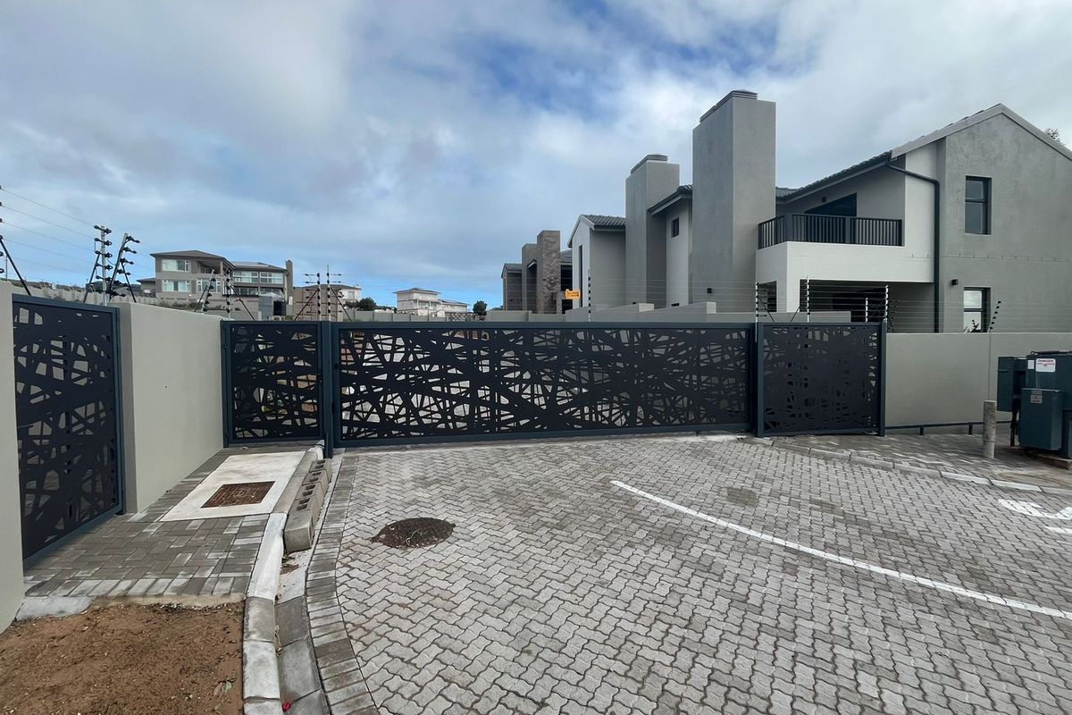 NEW MODERN HOME IN COUNTRY CLUB - Photo 3