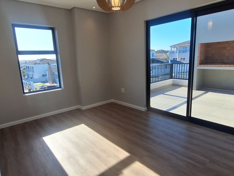 NEW MODERN HOME IN COUNTRY CLUB - Photo 7