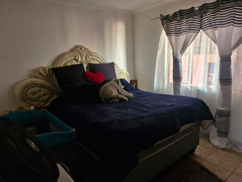 Convenient and Low-Maintenance Living in Karenpark - Photo 8