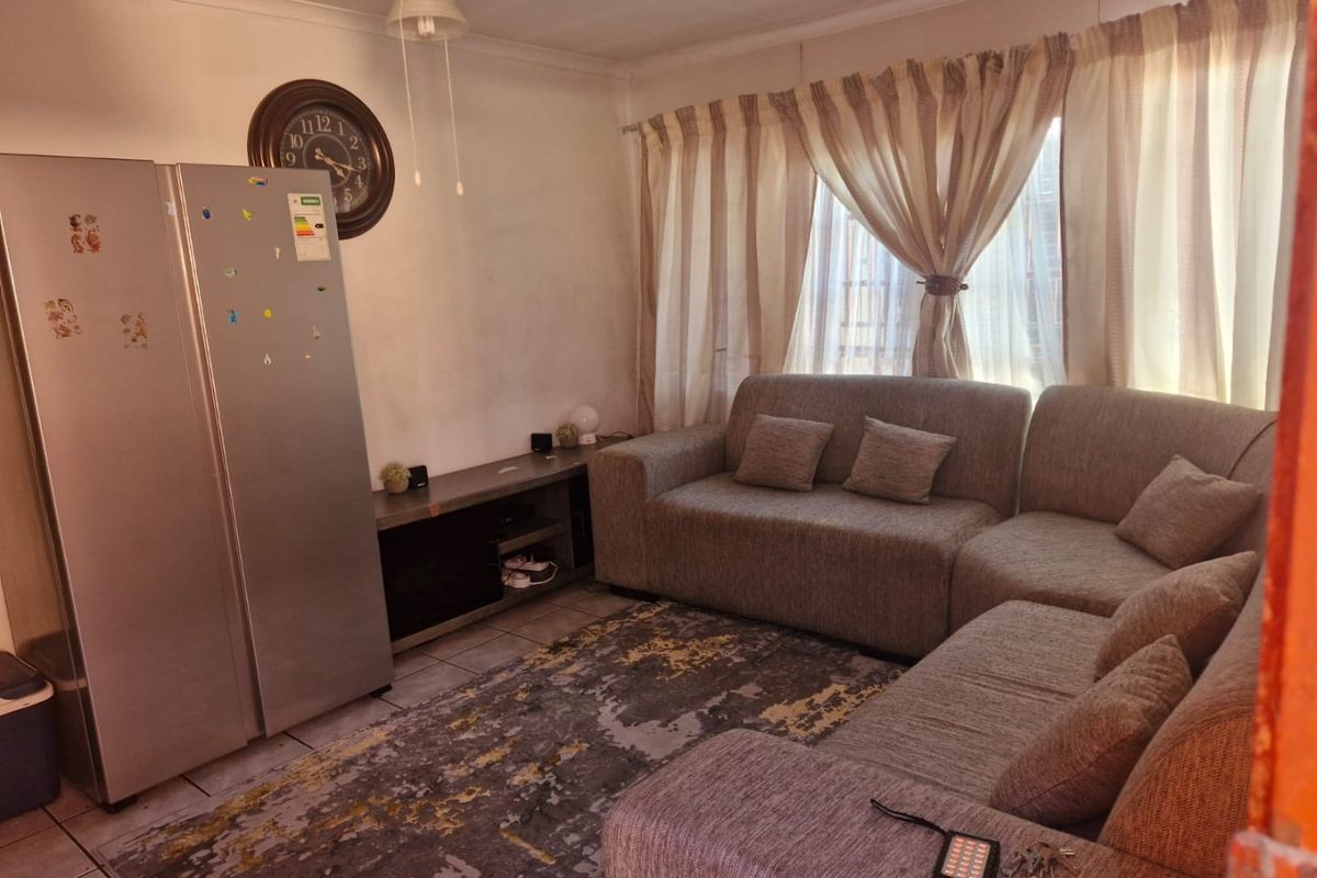Convenient and Low-Maintenance Living in Karenpark - Photo 3