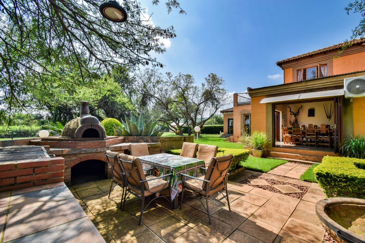 Modern Family Living Meets Peaceful Plot Lifestyle - Photo 4