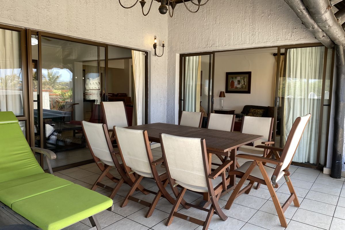 Sea Views with Penthouse Comfort - Photo 2