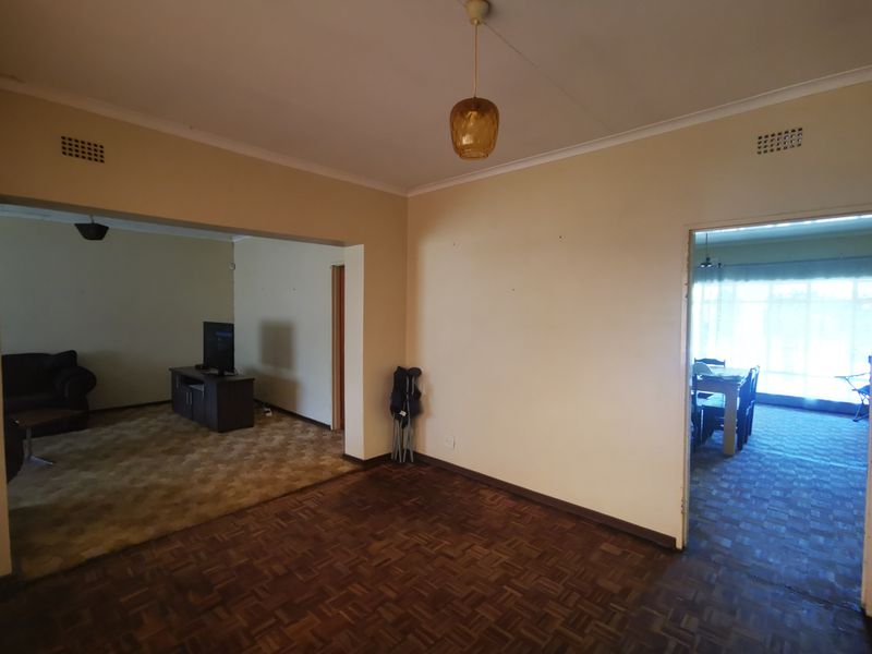 4 Bedroom House To Rent - Photo 4