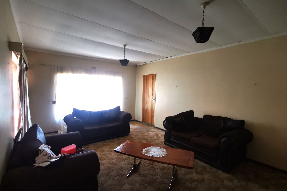 4 Bedroom House To Rent - Photo 2