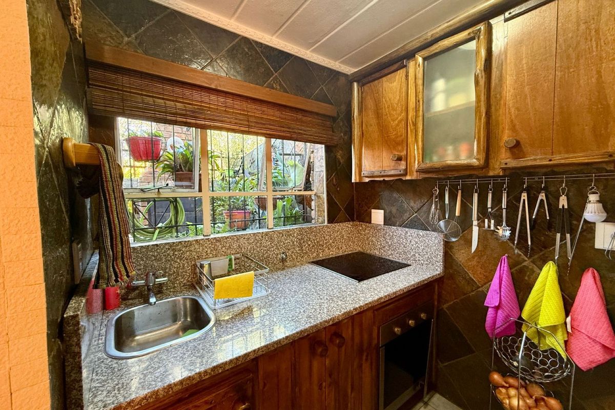 Charming and Move-In Ready Double Story Townhouse - Photo 3